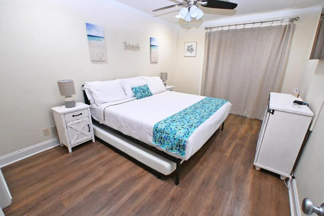 Holiday home Sandpiper Cove 1 Bedroom Condo Overlooking Canal 5 Minute Walk To The Beach Destin Fl United States