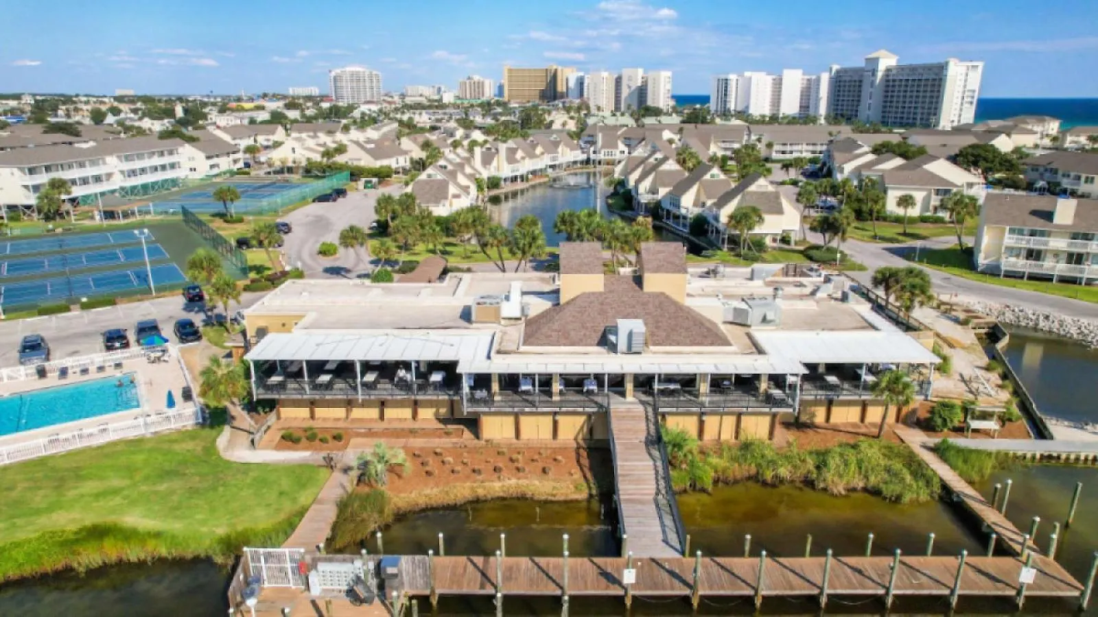 Holiday home Sandpiper Cove 1 Bedroom Condo Overlooking Canal 5 Minute Walk To The Beach Destin Fl
