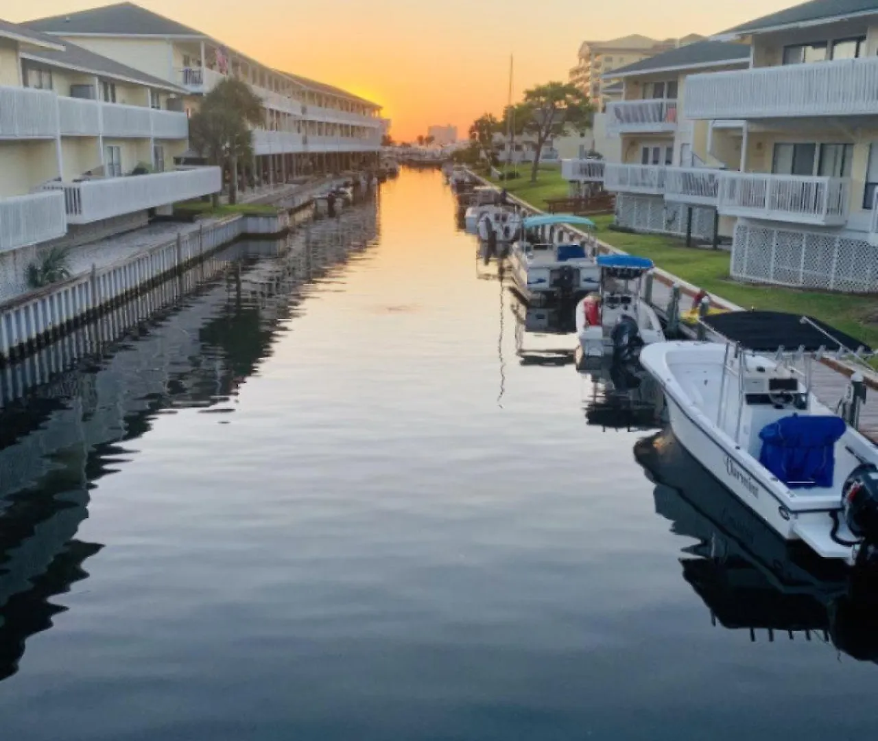 Sandpiper Cove 1 Bedroom Condo Overlooking Canal 5 Minute Walk To The Beach Destin Fl