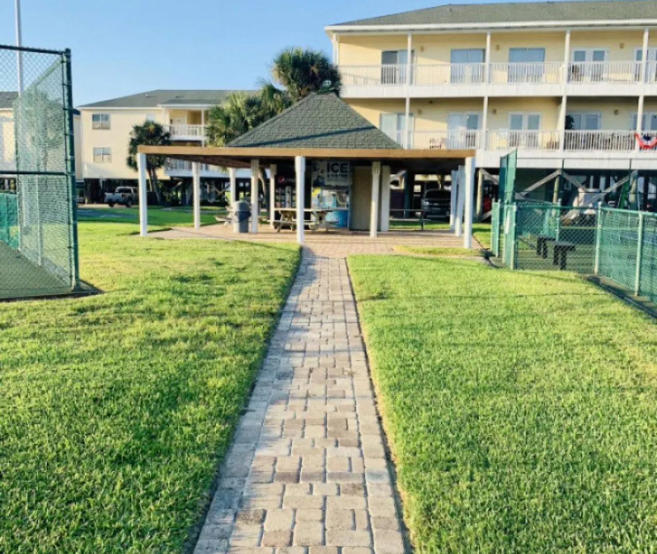 Holiday home Sandpiper Cove 1 Bedroom Condo Overlooking Canal 5 Minute Walk To The Beach Destin Fl