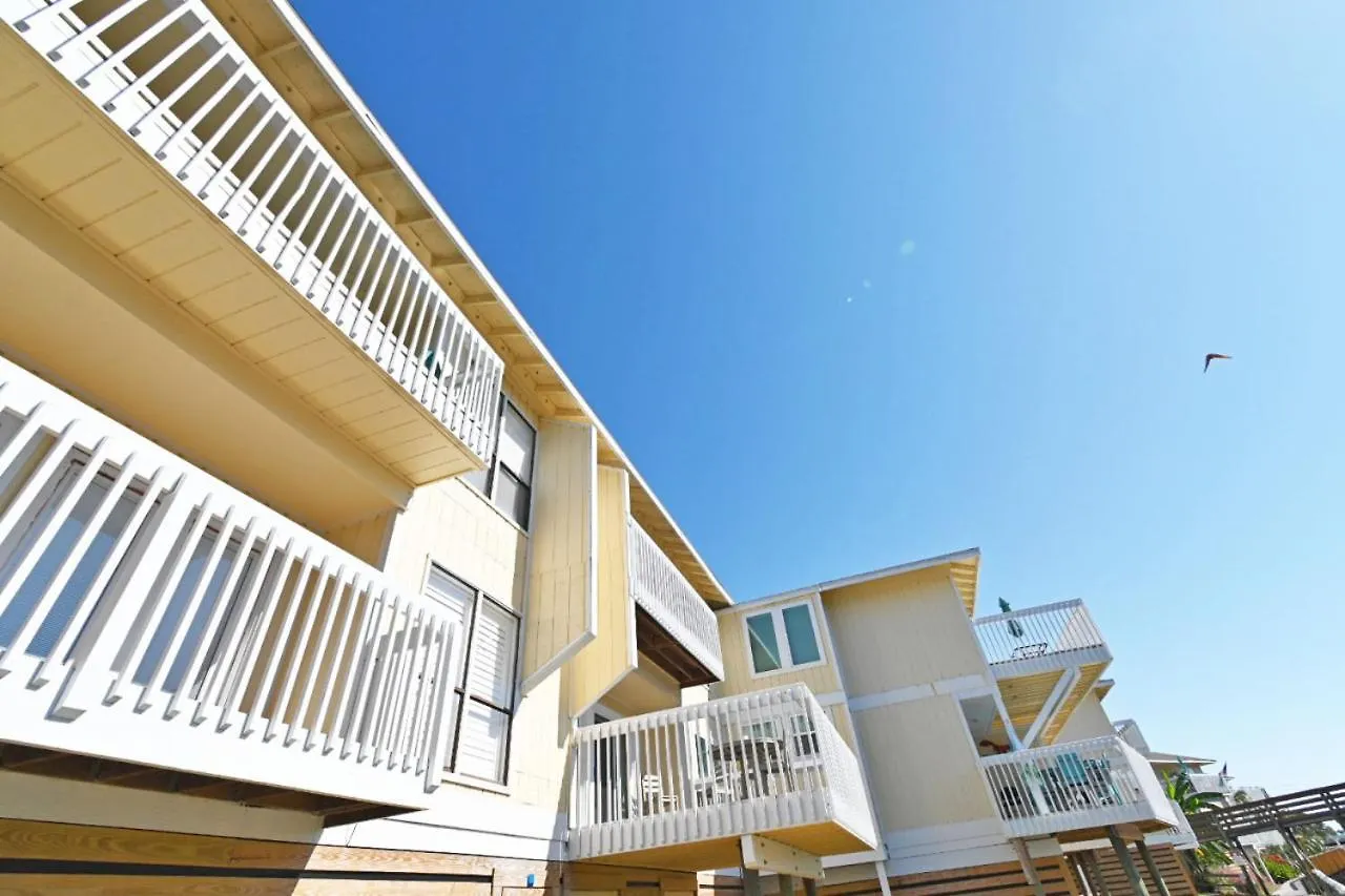 Holiday home Sandpiper Cove 1 Bedroom Condo Overlooking Canal 5 Minute Walk To The Beach Destin Fl United States